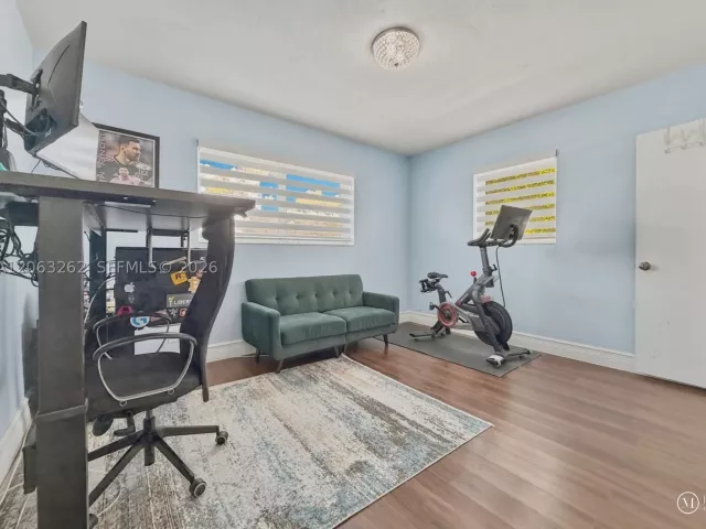 Продажа дома по адресу 8625 SW 42nd St - фото 9301864