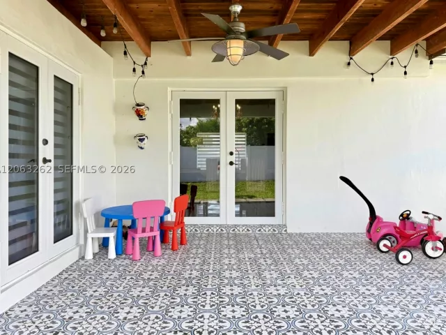 Продажа дома по адресу 8625 SW 42nd St - фото 9301872