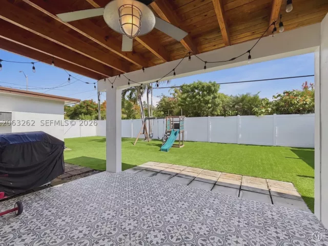 Продажа дома по адресу 8625 SW 42nd St - фото 9301873