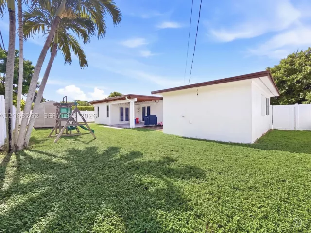 Продажа дома по адресу 8625 SW 42nd St - фото 9301875