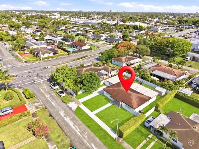 Продажа дома по адресу 8625 SW 42nd St - фото 9301877