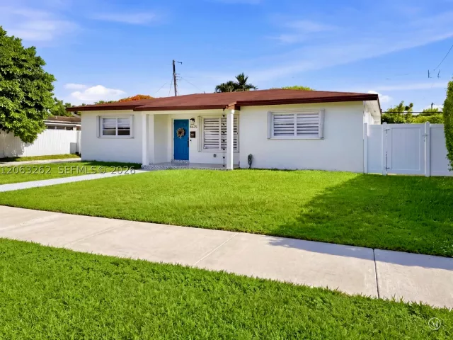 Продажа дома по адресу 8625 SW 42nd St - фото 9301878