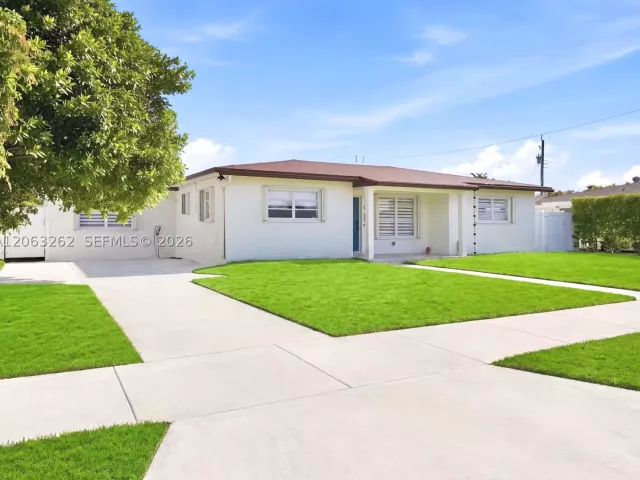 Продажа дома по адресу 8625 SW 42nd St - фото 9301879