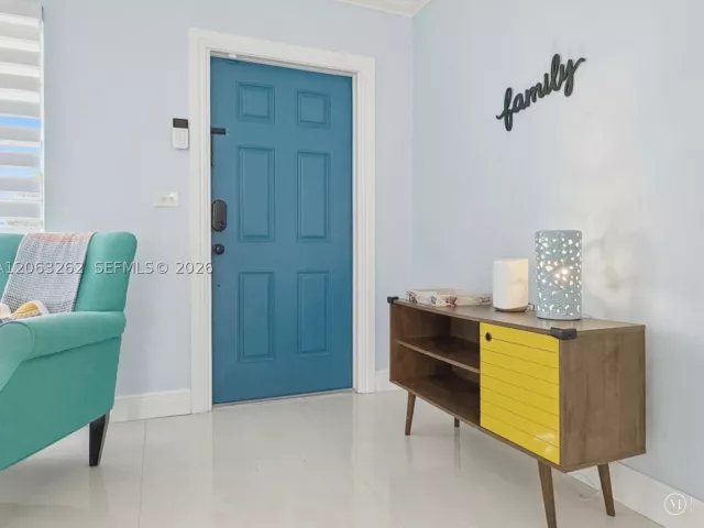 Продажа дома по адресу 8625 SW 42nd St - фото 9301881