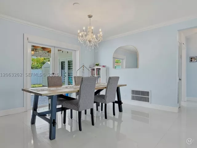 Продажа дома по адресу 8625 SW 42nd St - фото 9301884