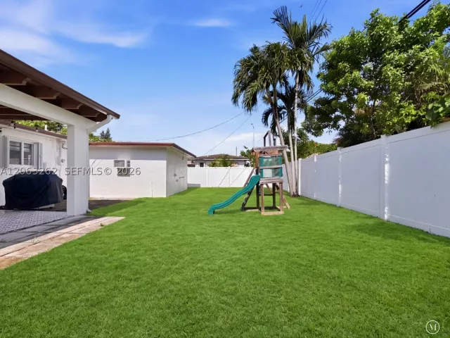Продажа дома по адресу 8625 SW 42nd St - фото 9301889