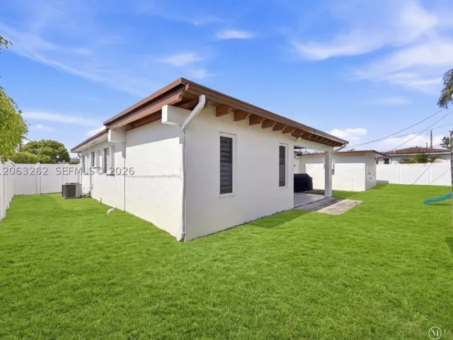 Продажа дома по адресу 8625 SW 42nd St - фото 9301891