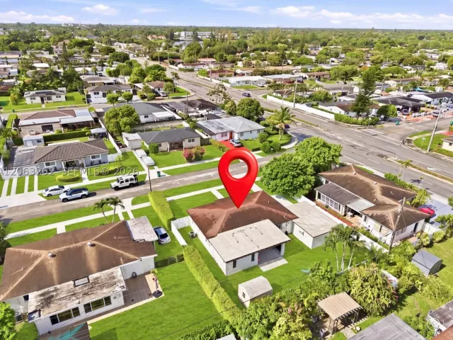 Продажа дома по адресу 8625 SW 42nd St - фото 9301893