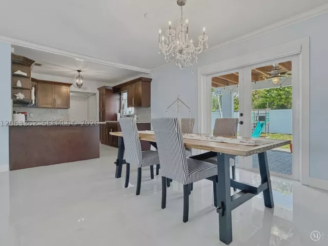 Продажа дома по адресу 8625 SW 42nd St - фото 9301854