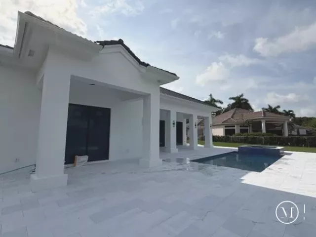 Продажа дома по адресу 2525 Seminole Circle - фото 9122648