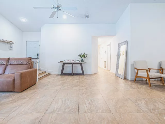 Продажа дома по адресу 10665 San Bernardino Way - фото 9283633
