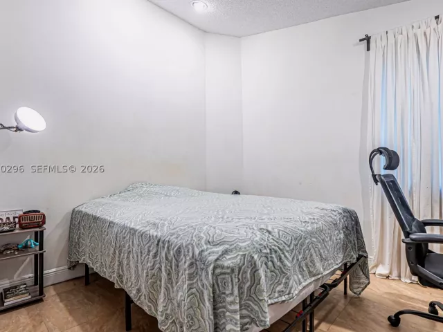 Продажа дома по адресу 10665 San Bernardino Way - фото 9283636