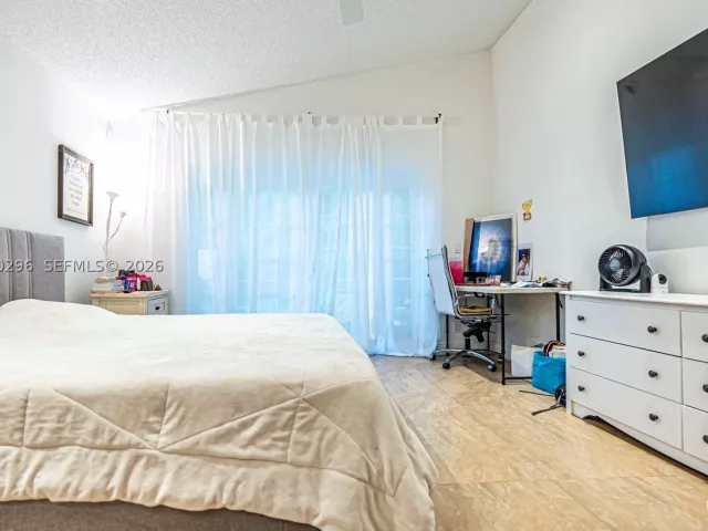 Продажа дома по адресу 10665 San Bernardino Way - фото 9283644