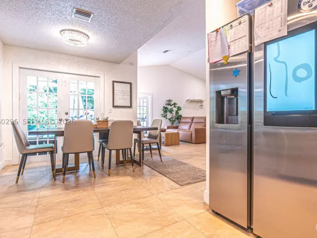 Продажа дома по адресу 10665 San Bernardino Way - фото 9283646