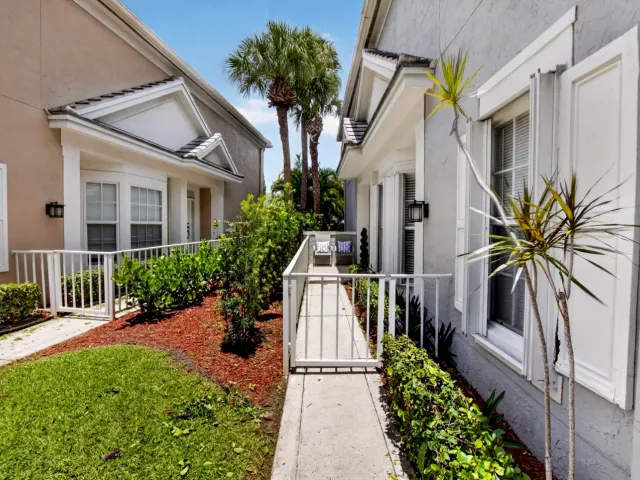 Продажа дома по адресу 5415 GRAND PARK Place - фото 8948539