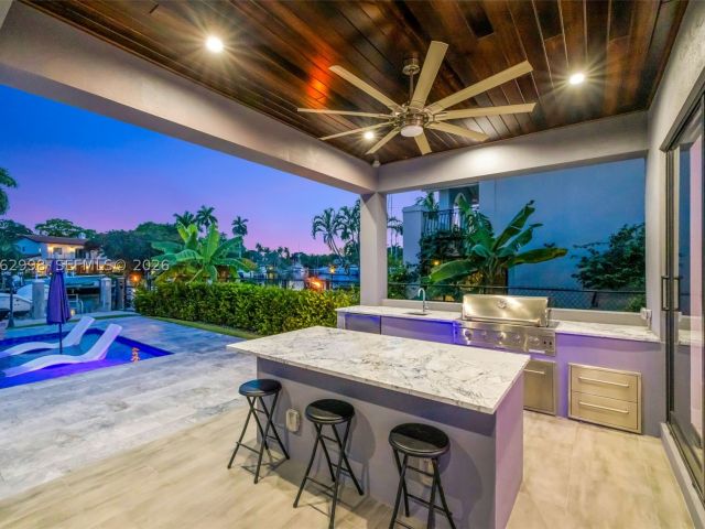 Продажа дома по адресу 1004 SW 5th Pl - фото 9459293