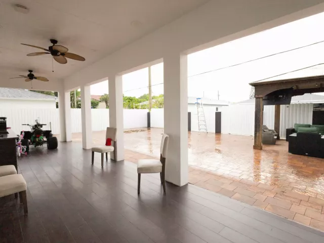 Продажа дома по адресу 725 Mercury Street Street - фото 9103399