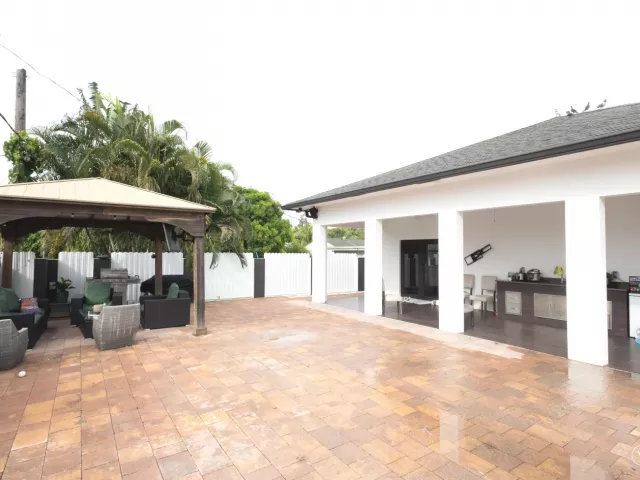 Продажа дома по адресу 725 Mercury Street Street - фото 9103408