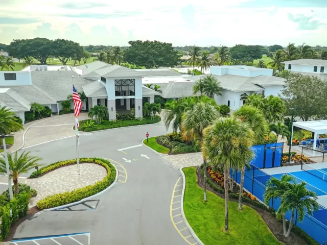 Продажа дома по адресу 11320 Boca Woods Lane - фото 9248772