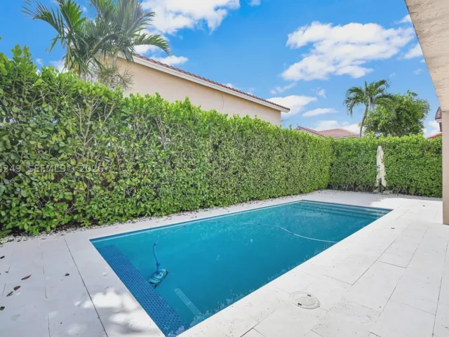 Продажа дома по адресу 10877 SW 152nd Pl - фото 8955382