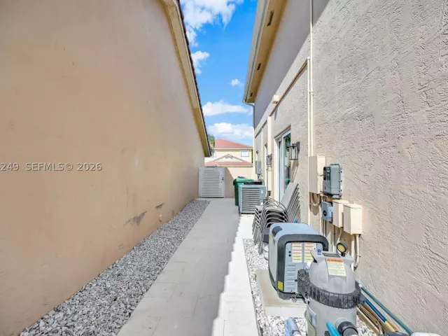 Продажа дома по адресу 10877 SW 152nd Pl - фото 8955387