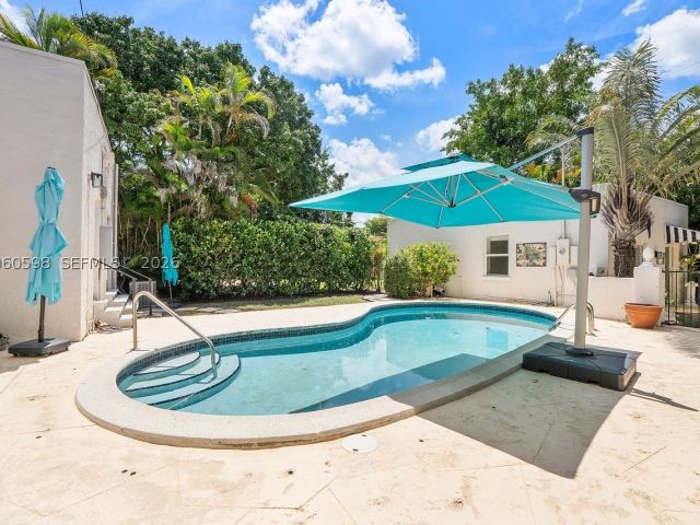 Продажа дома по адресу 1042 Sorolla Ave - фото 9197722