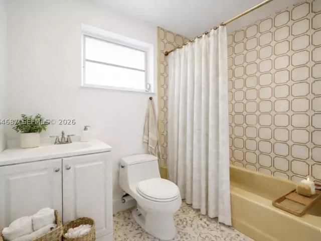 Продажа дома по адресу 1781 SW 13th St - фото 8955298