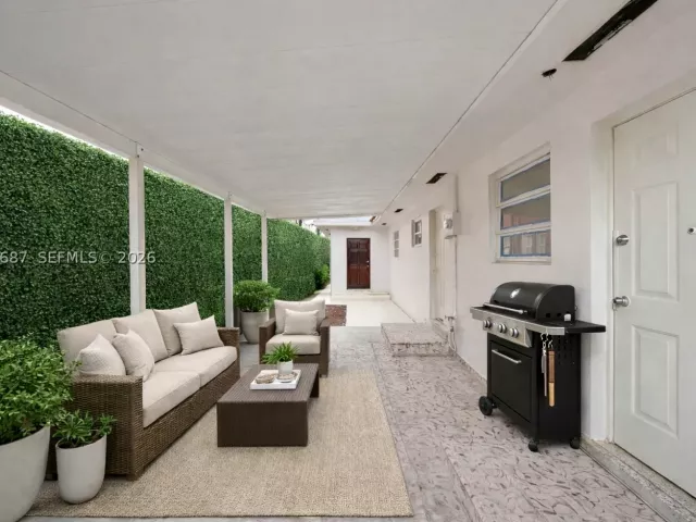 Продажа дома по адресу 1781 SW 13th St - фото 8955300