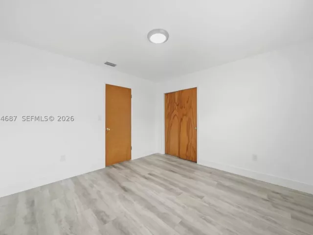 Продажа дома по адресу 1781 SW 13th St - фото 8955306