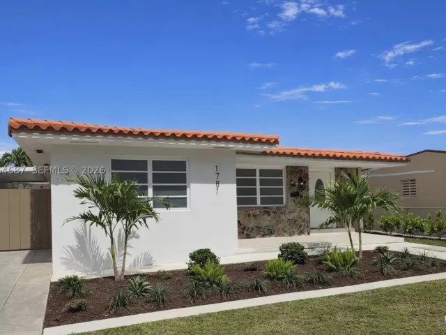 Продажа дома по адресу 1781 SW 13th St - фото 8955290