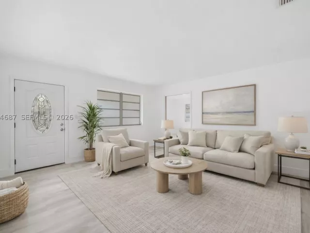 Продажа дома по адресу 1781 SW 13th St - фото 8955291