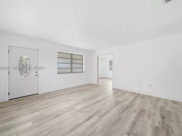 Продажа дома по адресу 1781 SW 13th St - фото 8955292