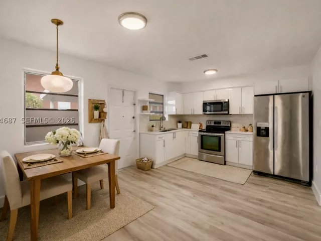 Продажа дома по адресу 1781 SW 13th St - фото 8955293