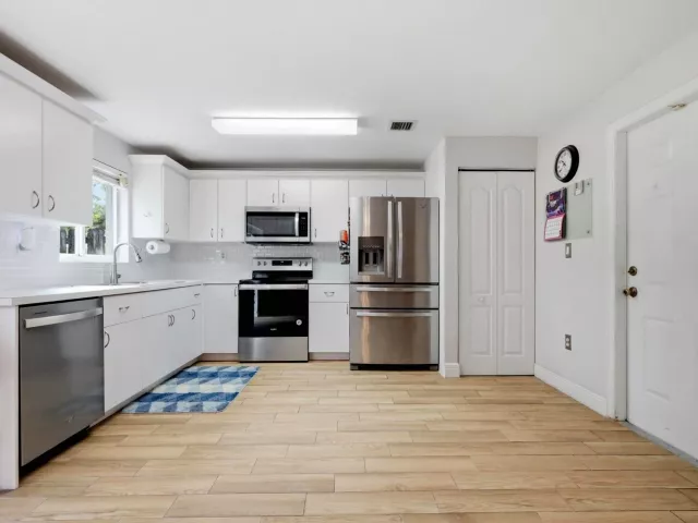 Продажа дома по адресу 5880 SW 99th Terrace - фото 9004664
