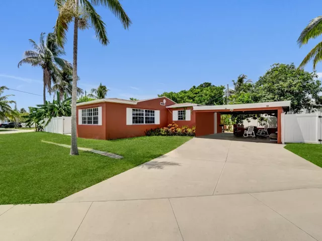 Продажа дома по адресу 1302 S 23RD Avenue - фото 9054822