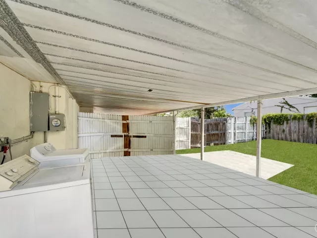 Продажа дома по адресу 2442 FUNSTON Street - фото 9054953
