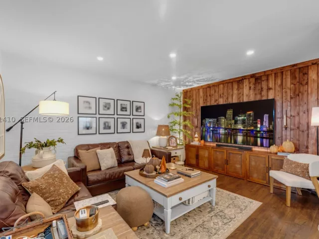 Продажа дома по адресу 1050 NW 129th Ave - фото 9261626