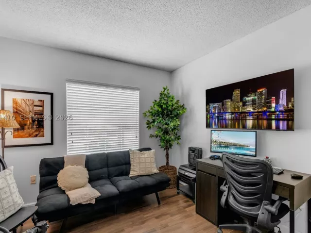 Продажа дома по адресу 1050 NW 129th Ave - фото 9261638