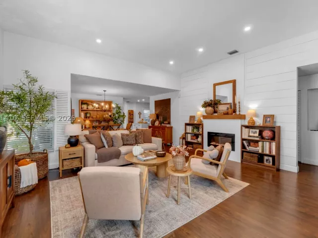Продажа дома по адресу 1050 NW 129th Ave - фото 9261620