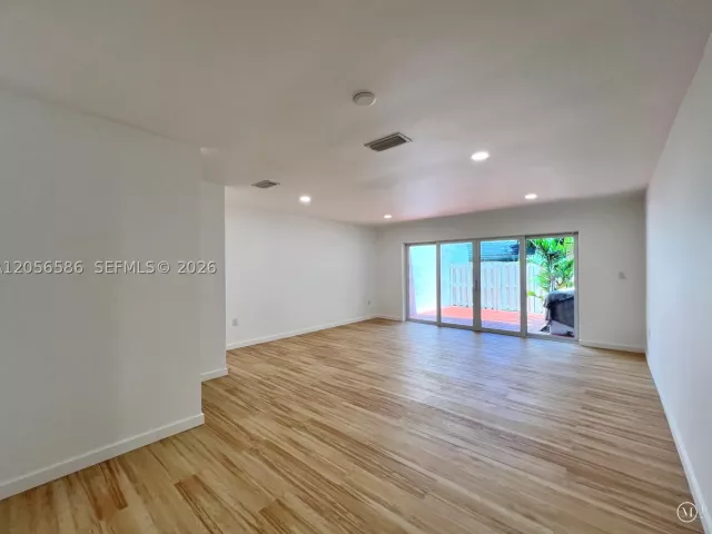 Продажа дома по адресу 8111 SW 81st Pl - фото 8962856