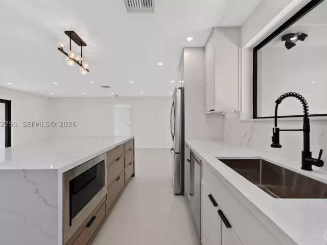 Продажа дома по адресу 6514 SW 107th Pl - фото 8962787