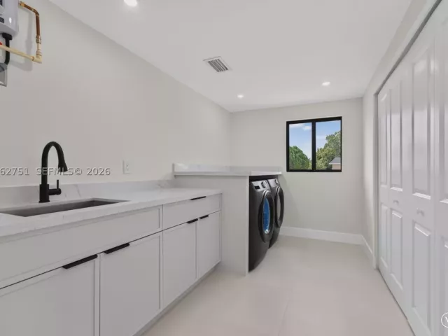 Продажа дома по адресу 6514 SW 107th Pl - фото 8962792
