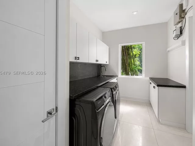 Продажа дома по адресу 7930 SW 52nd Ct - фото 8962879
