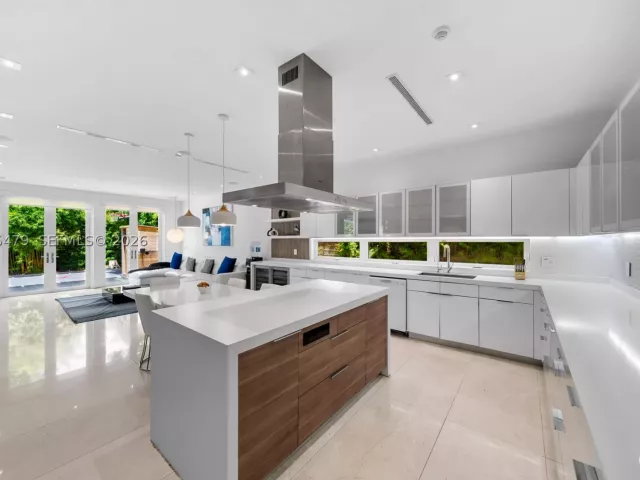 Продажа дома по адресу 7930 SW 52nd Ct - фото 8962878