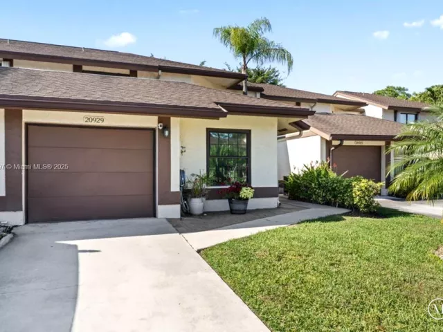 Продажа дома по адресу 20929 BOCA RIDGE Drive W - фото 9268215