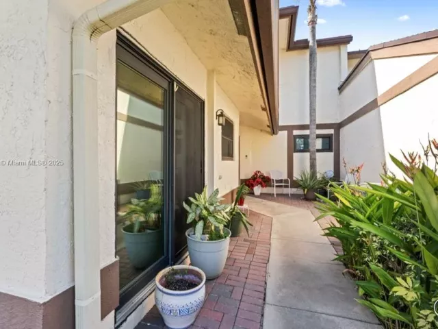 Продажа дома по адресу 20929 BOCA RIDGE Drive W - фото 9268204