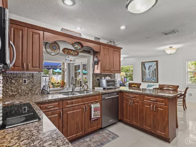 Продажа дома по адресу 11482 SW 28th Ter - фото 9281527