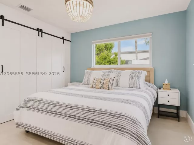 Продажа дома по адресу 1321 NE 26th Ter - фото 8978960