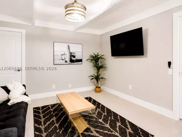 Продажа дома по адресу 1321 NE 26th Ter - фото 8978963