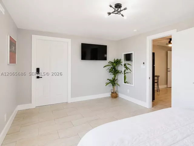 Продажа дома по адресу 1321 NE 26th Ter - фото 8978966